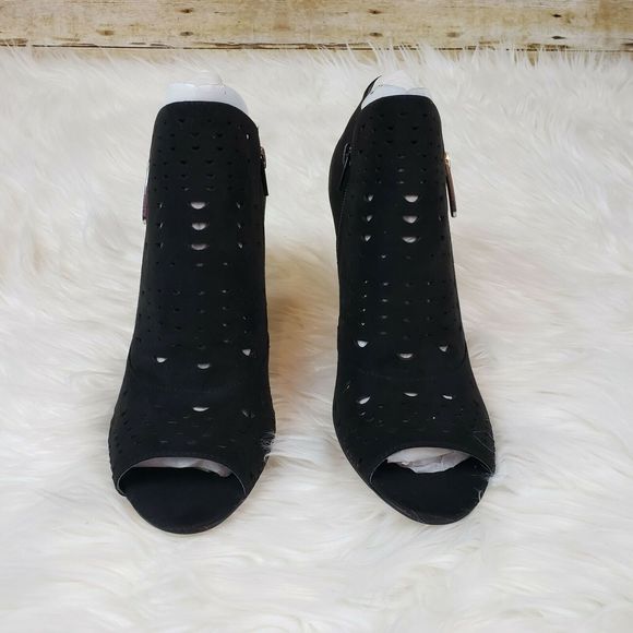 Nine West ZANIA  Black Perforated Peep Toe Bootie - Picture 4 of 8